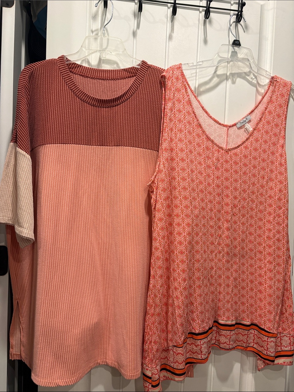 Colorblock Ribbed Short-Sleeve Top - micro print tile coral sleeveless tunic 3XL